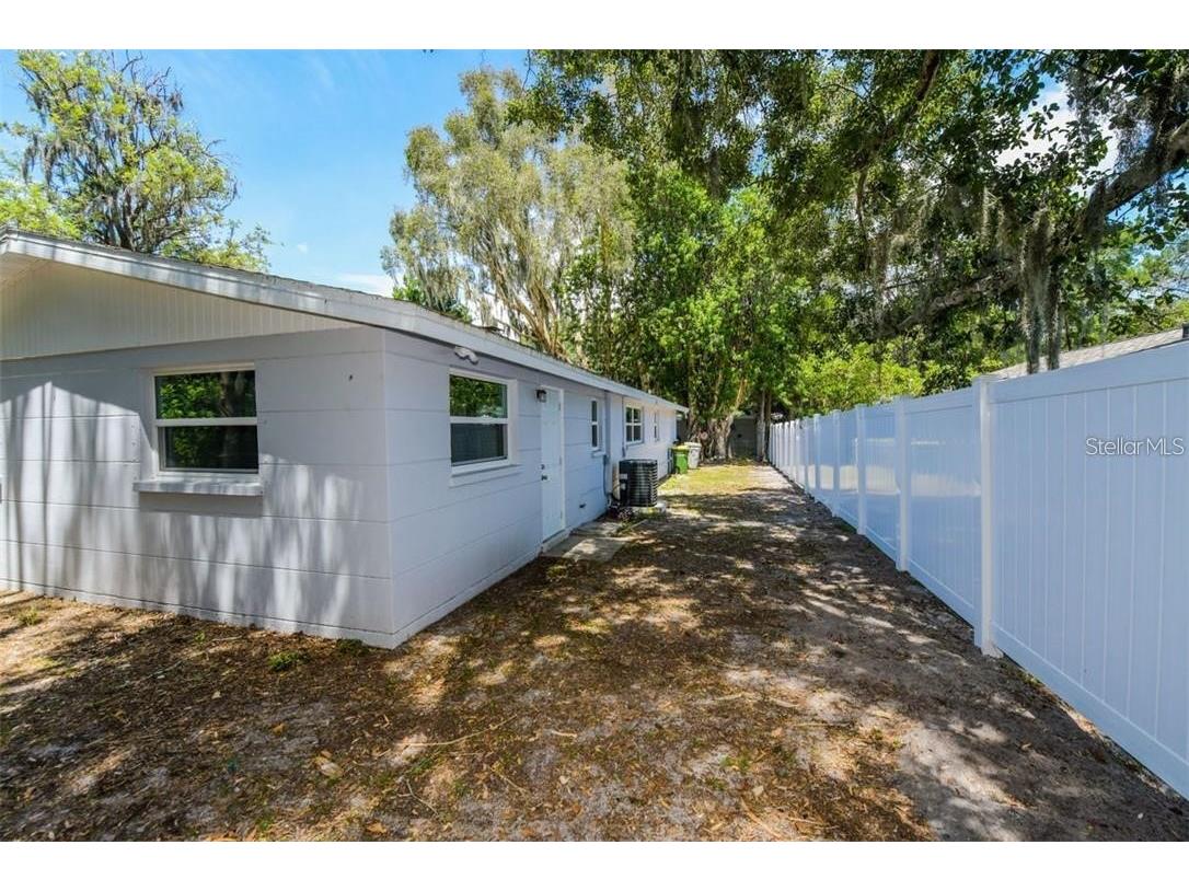 2608 Browning Street Sarasota FL 34237 A4667698 image20