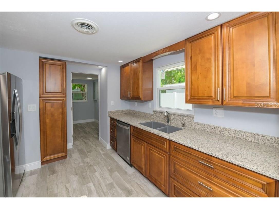 2608 Browning Street Sarasota FL 34237 A4667698 image8