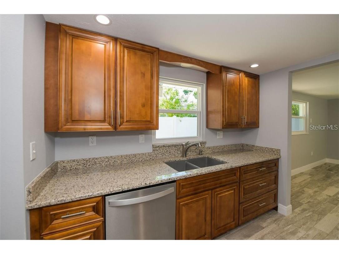 2608 Browning Street Sarasota FL 34237 A4667698 image9