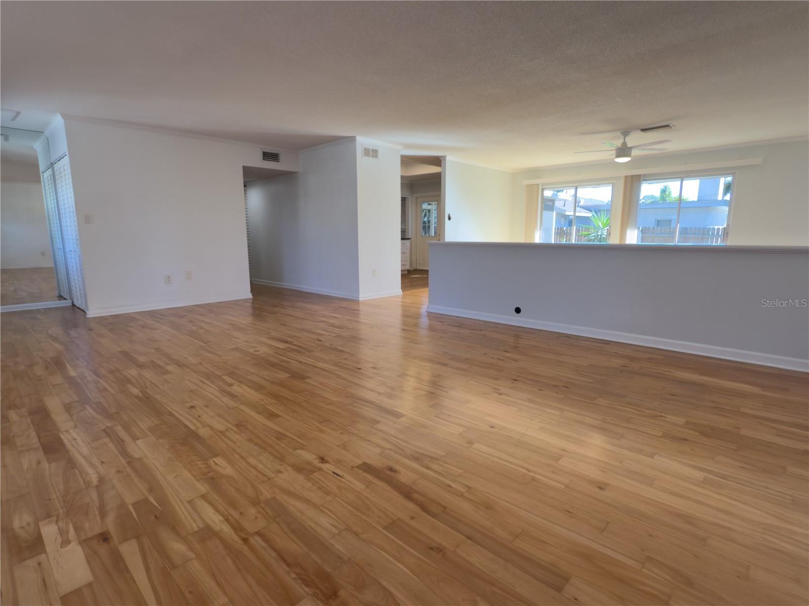 2608 Constitution Boulevard Sarasota FL 34231 A4678988 image3