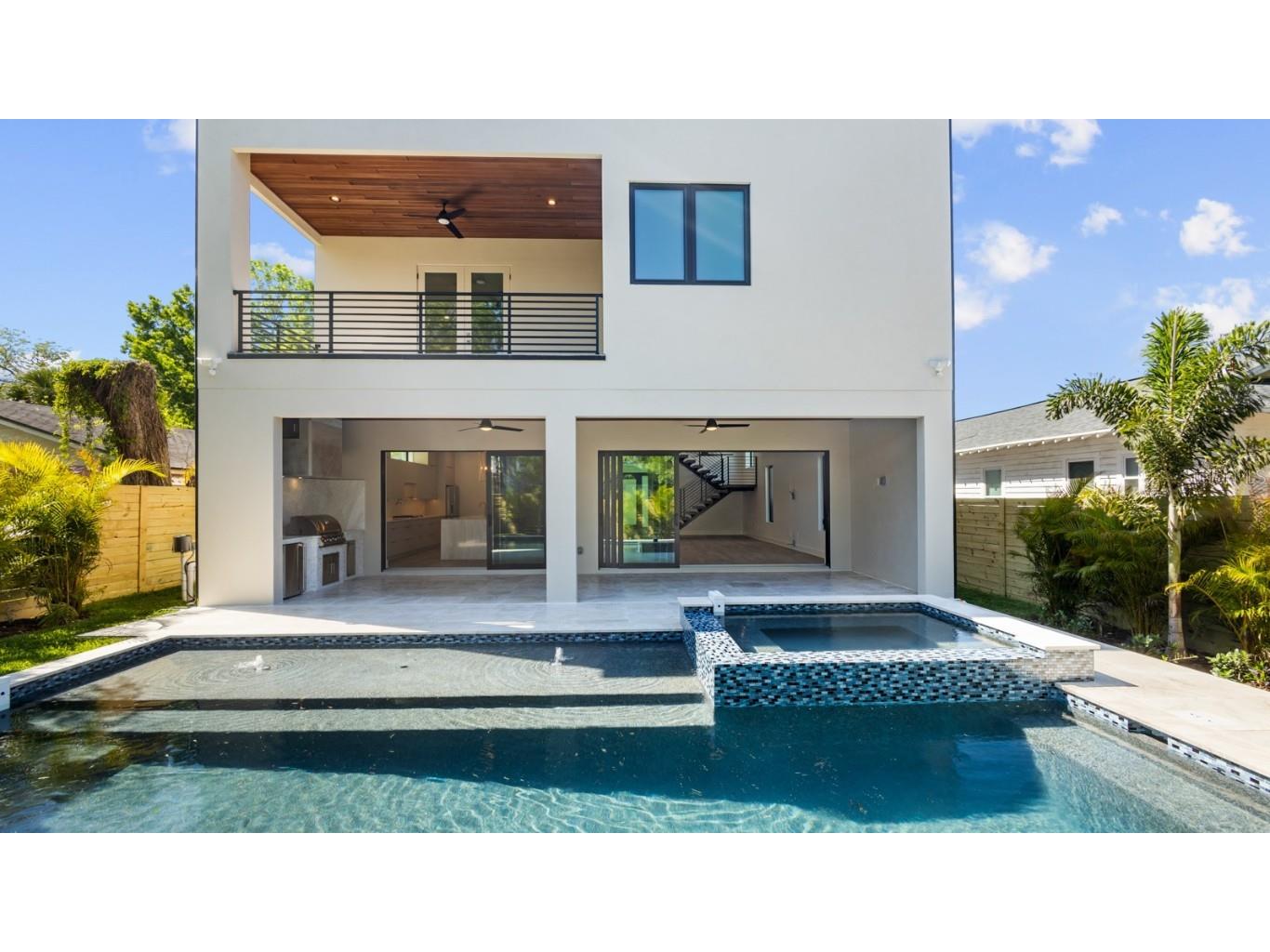2608 N Ridgewood Avenue Tampa FL 33602 U8190878 image1