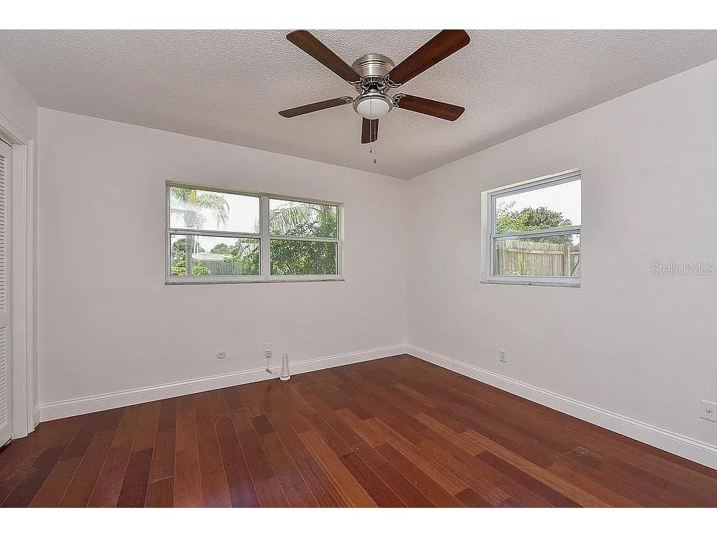 2608 Sheridan Drive Sarasota FL 34239 A4673265 image10