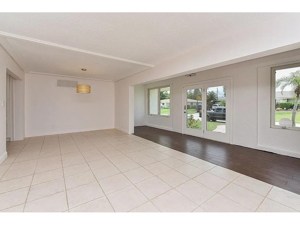 2608 Sheridan Drive Sarasota FL 34239 A4673265 image3