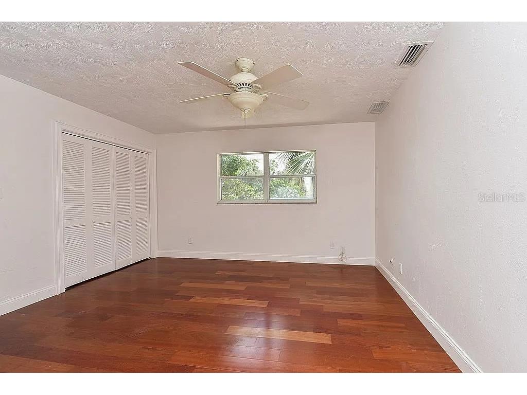 2608 Sheridan Drive Sarasota FL 34239 A4673265 image9