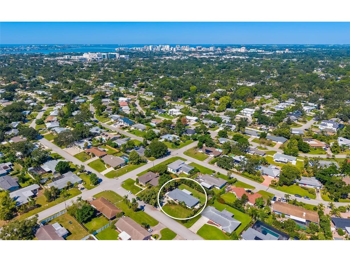2609 Hibiscus Street Sarasota FL 34239 A4667289 image2