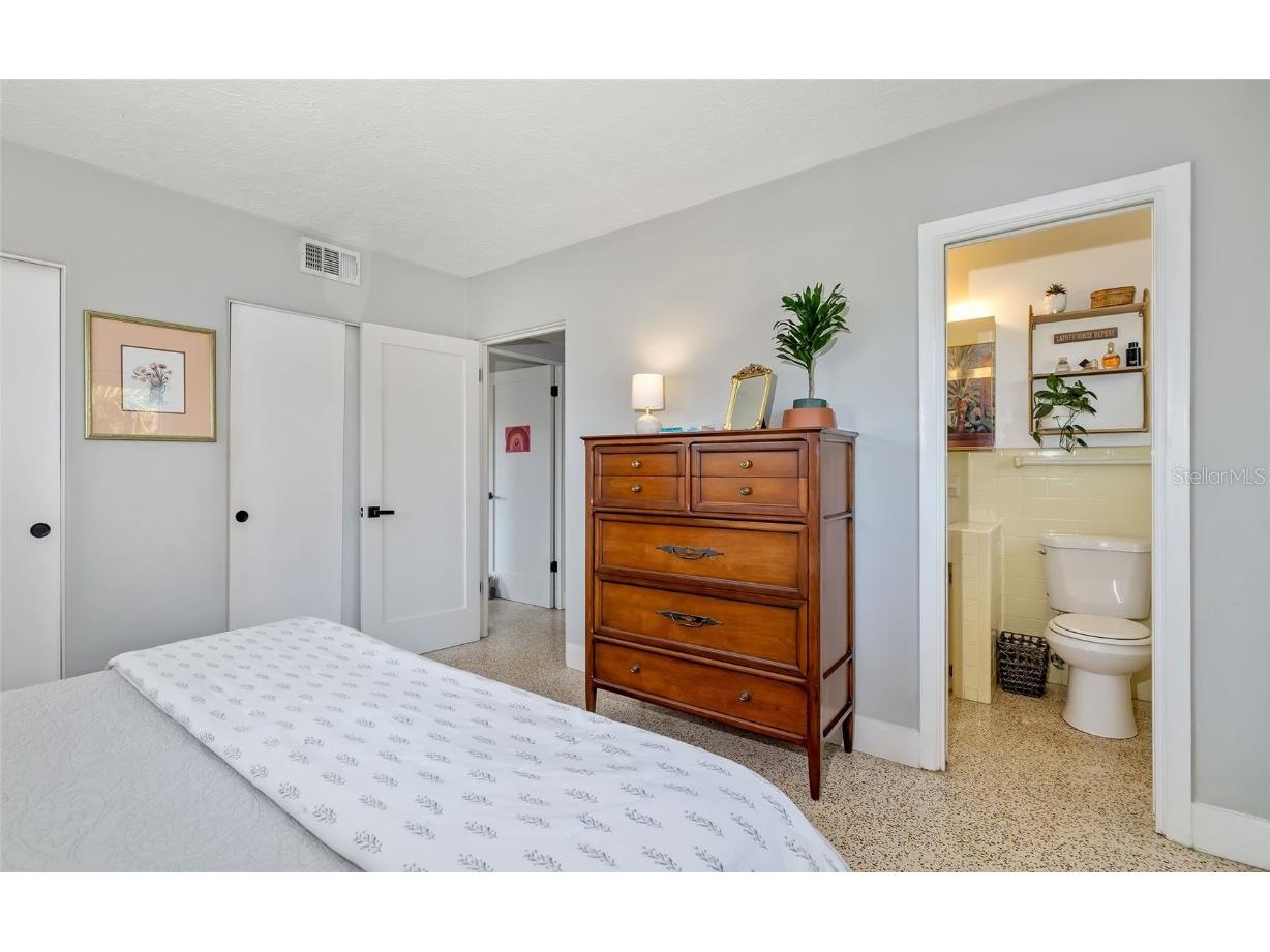 2609 Hibiscus Street Sarasota FL 34239 A4667289 image22