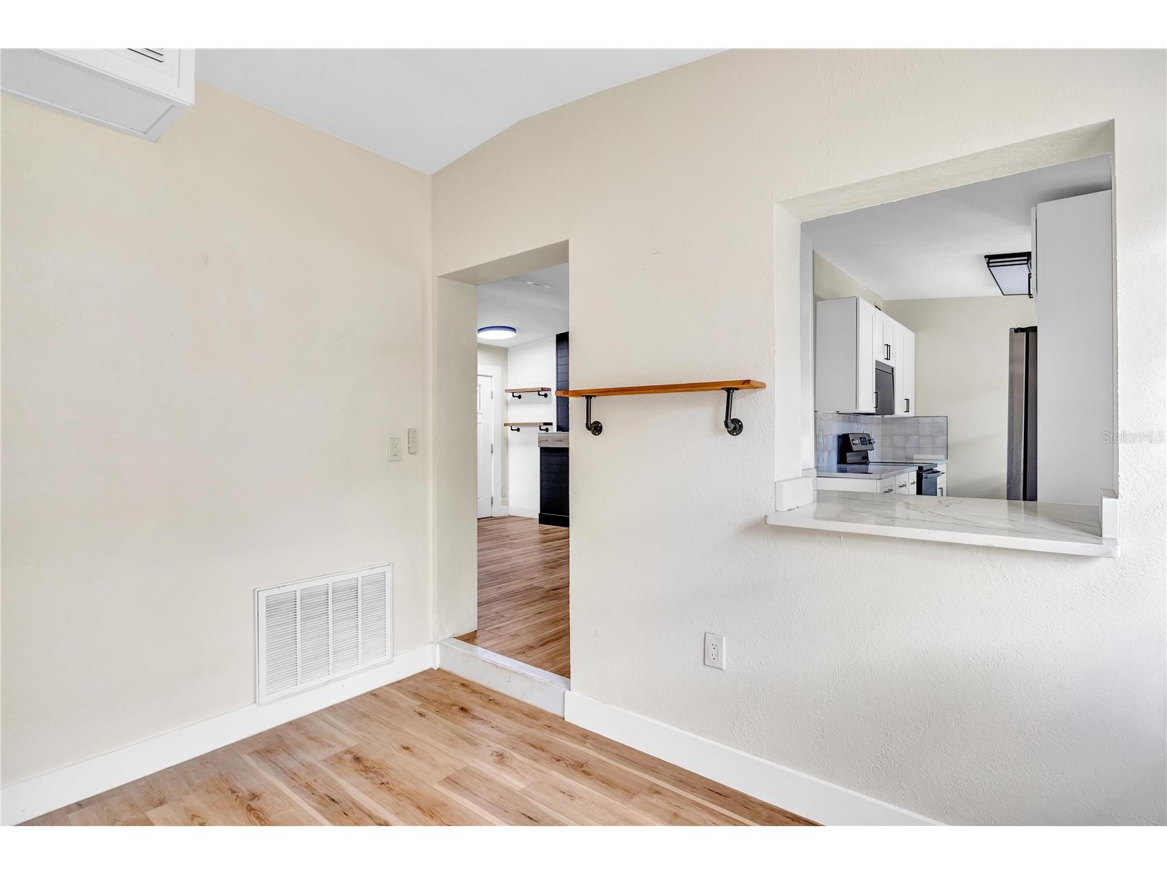 261 1st Street Chuluota FL 32766 OM718397 image16