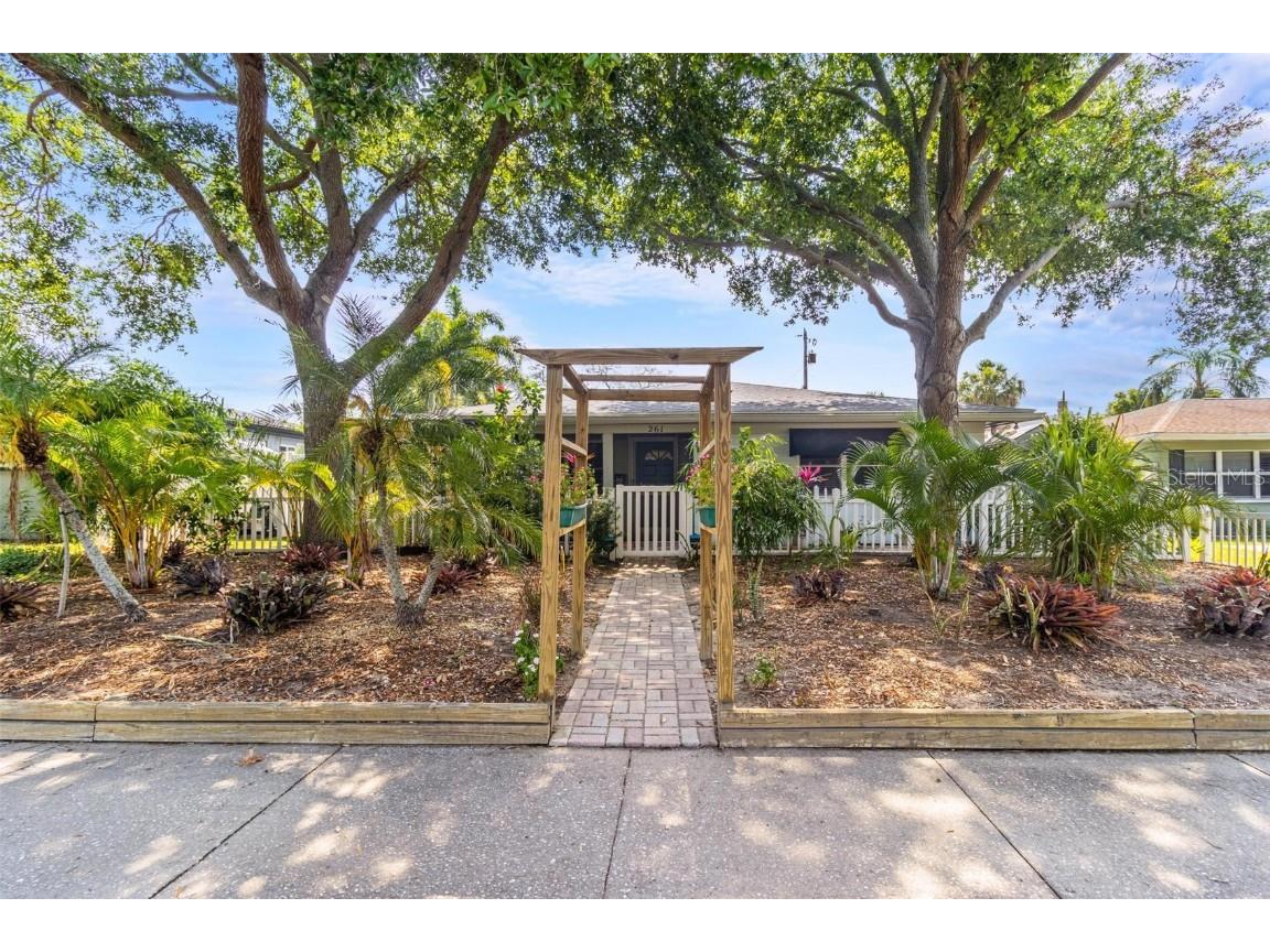 261 49th Street N Saint Petersburg FL 33710 U8243456 image1