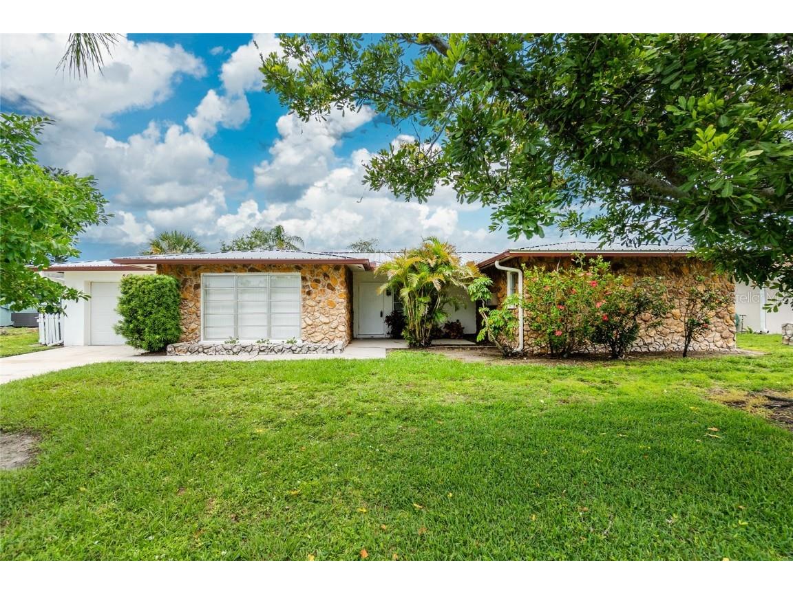 261 Caddy Road Rotonda West FL 33947 C7509344 image1