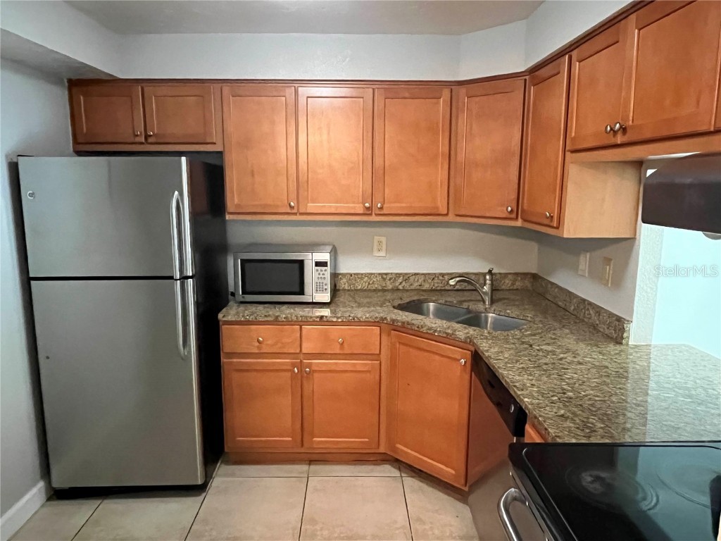 2610 Coconut Bay Ln #715 (1E) Sarasota FL 34237 A4664710 image3