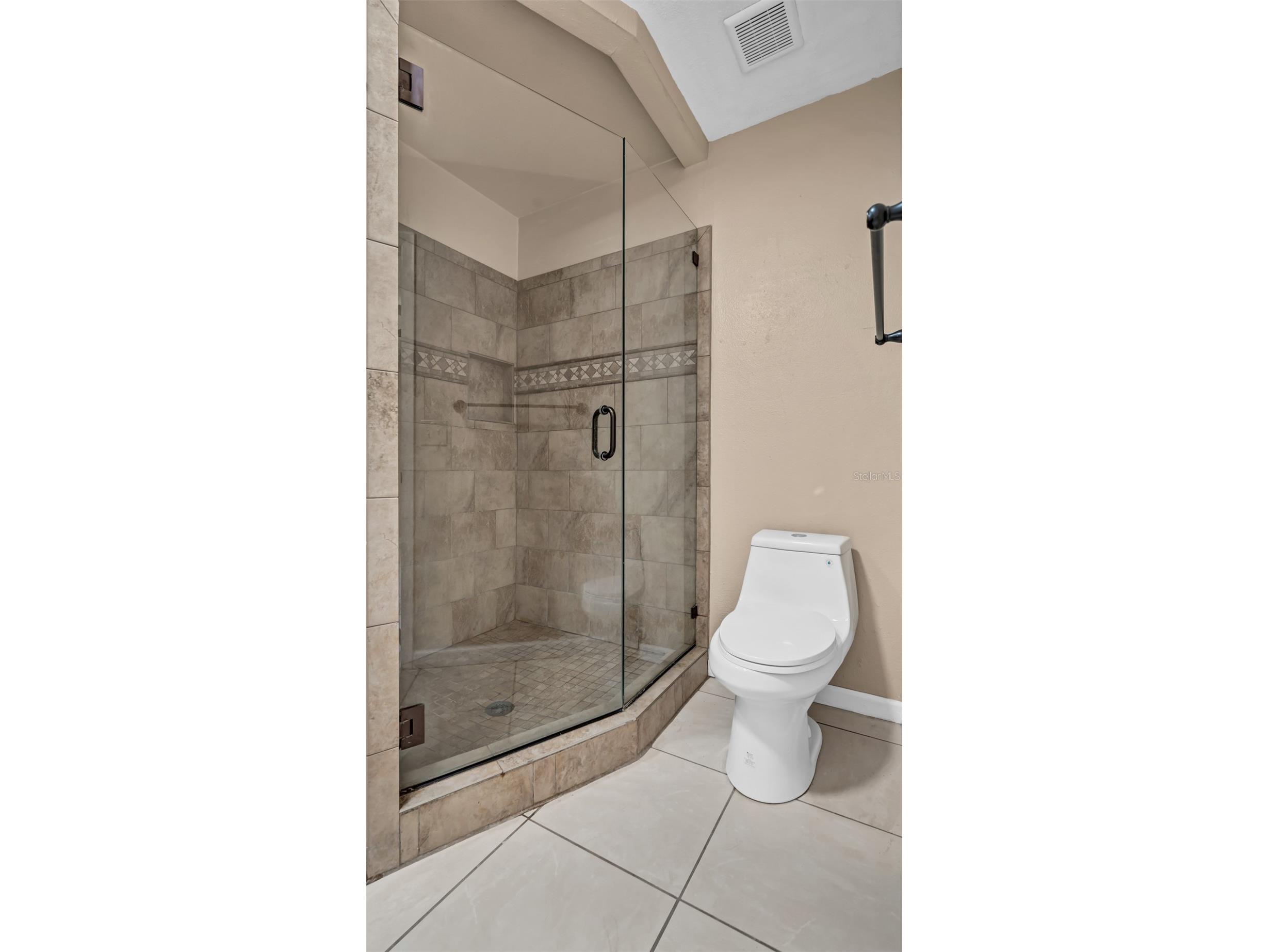 2610 E Lake Avenue Tampa FL 33610 TB8515643 image21