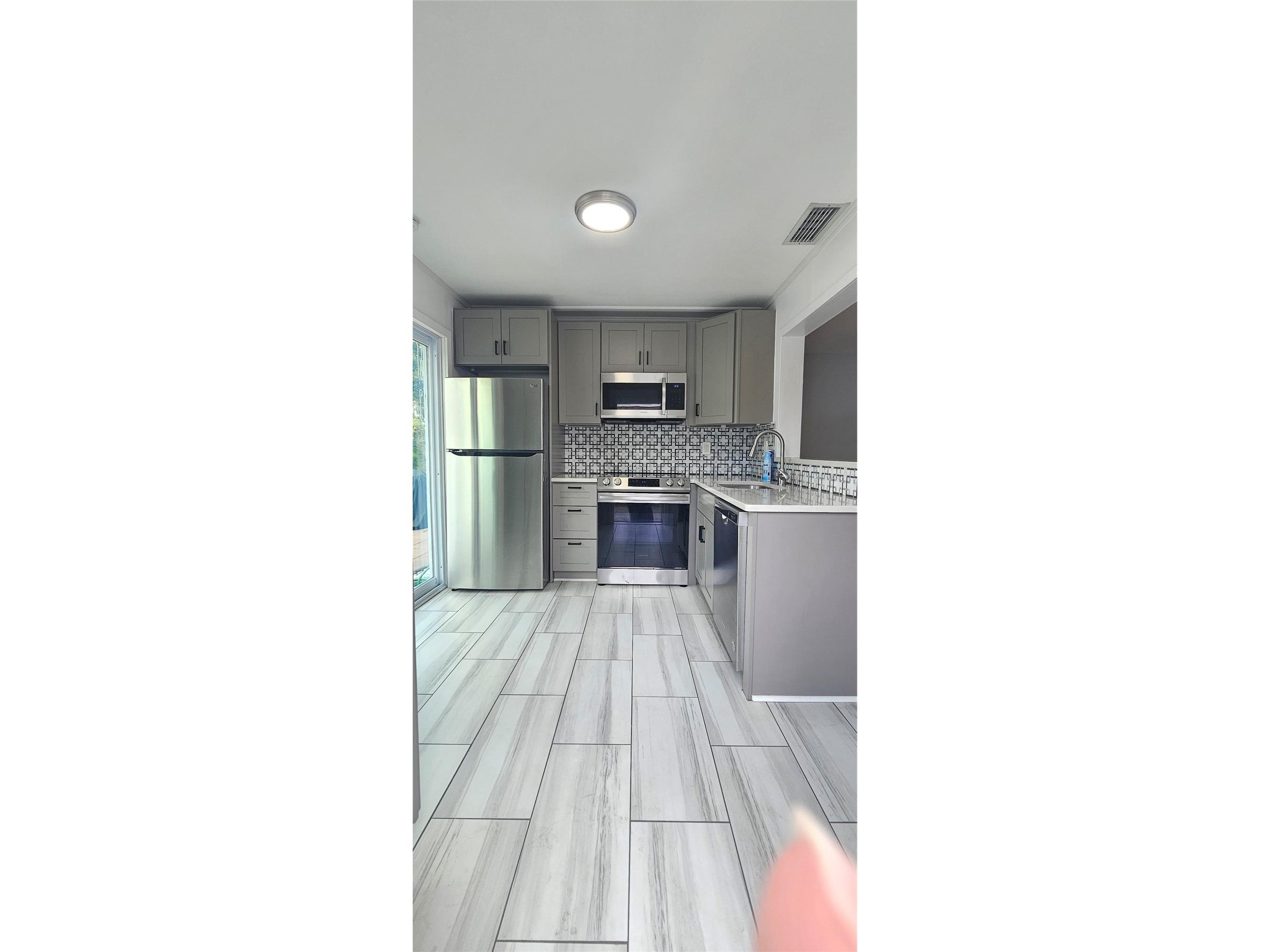 2611 17th Avenue N Saint Petersburg FL 33713 TB8511093 image11