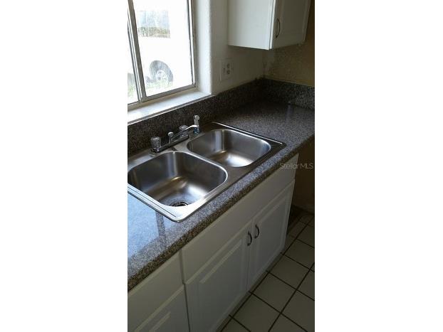 2612 Hidden Lakes Drive #B Sarasota FL 34237 A4666891 image3