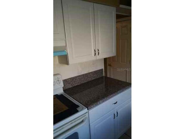 2612 Hidden Lakes Drive #B Sarasota FL 34237 A4666891 image4