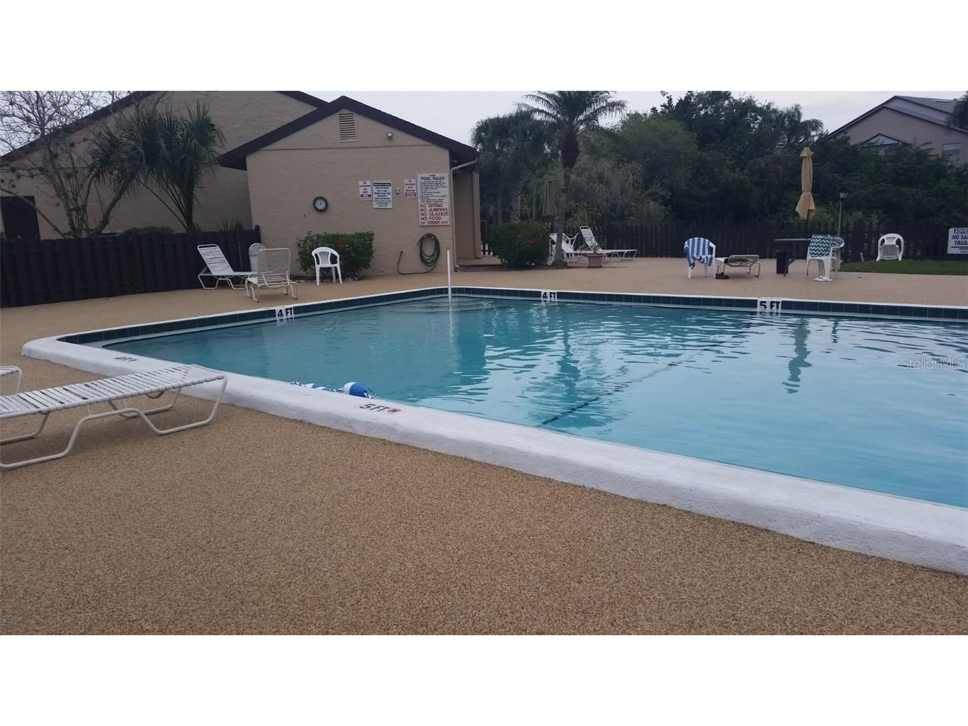 2612 Hidden Lakes Drive #B Sarasota FL 34237 A4666891 image6