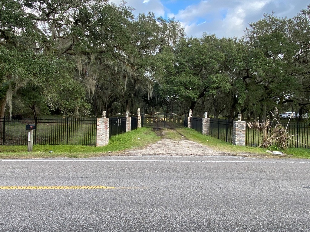 2613 N Valrico Road Seffner FL 33584 T3419945 image1