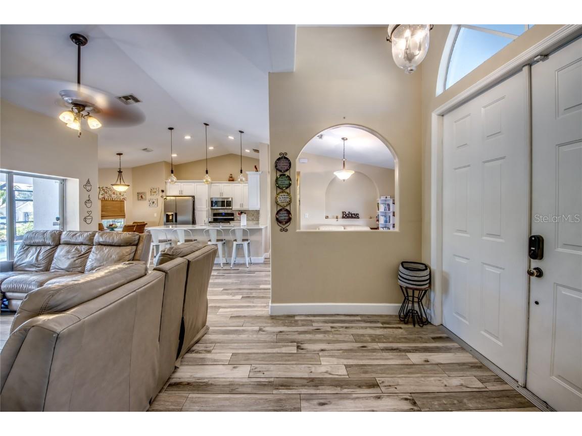 2613 SW 7th Place Cape Coral FL 33914 C7514458 image3