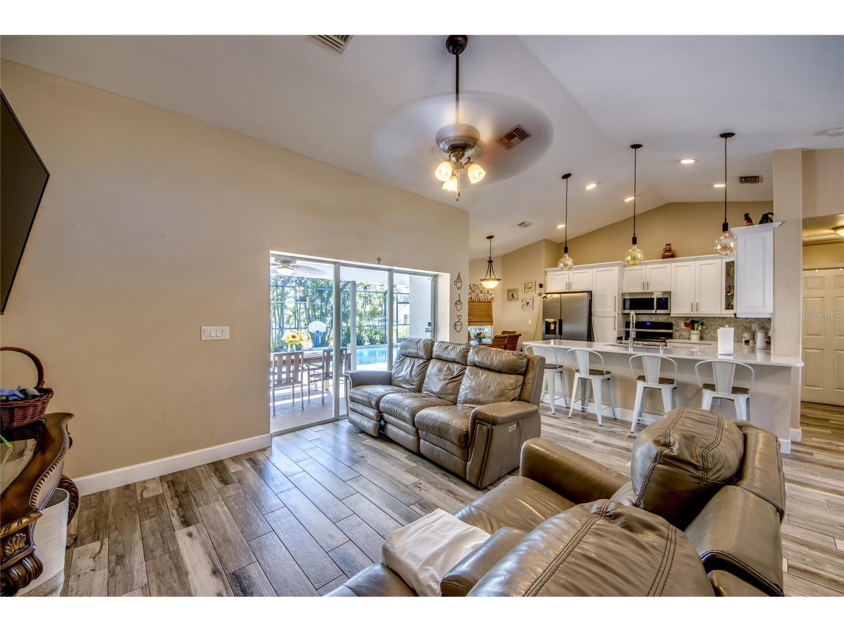 2613 SW 7th Place Cape Coral FL 33914 C7525535 image3