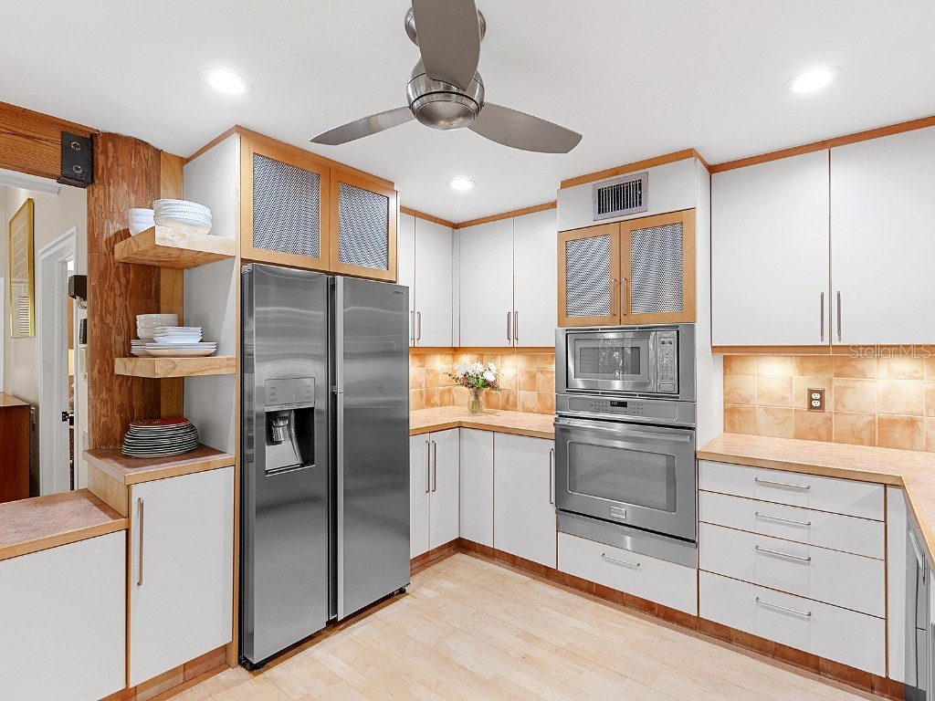 2613 Temple Street Sarasota FL 34239 A4673045 image17