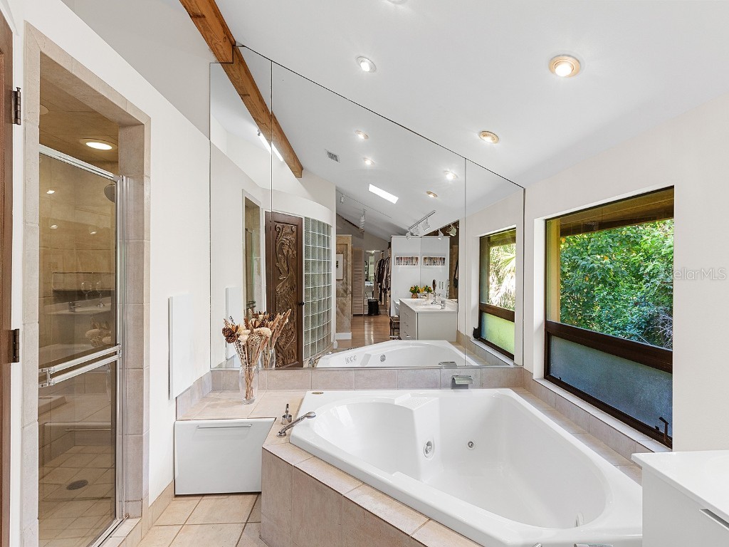 2613 Temple Street Sarasota FL 34239 A4673045 image40