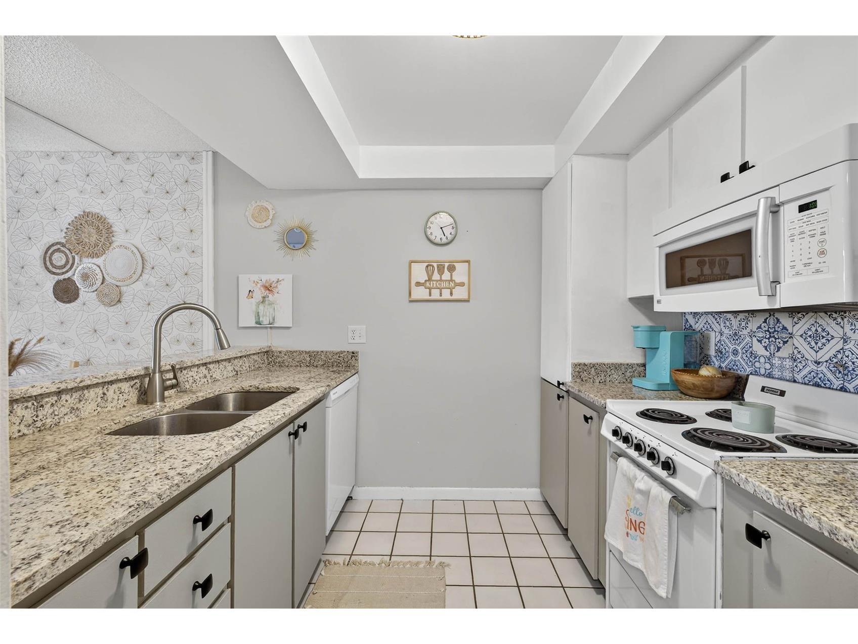 2614 Cove Cay Drive #405 Clearwater FL 33760 TB8494589 image3