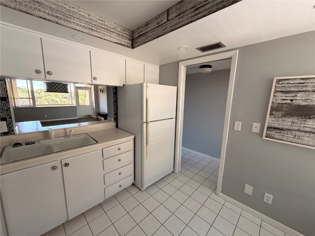 2614 Cove Cay Drive #406 Clearwater FL 33760 TB8442063 image4