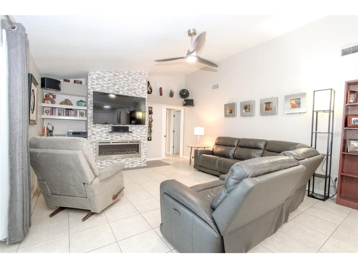 2614 Crestfield Drive Valrico FL 33596 TB8440388 image14