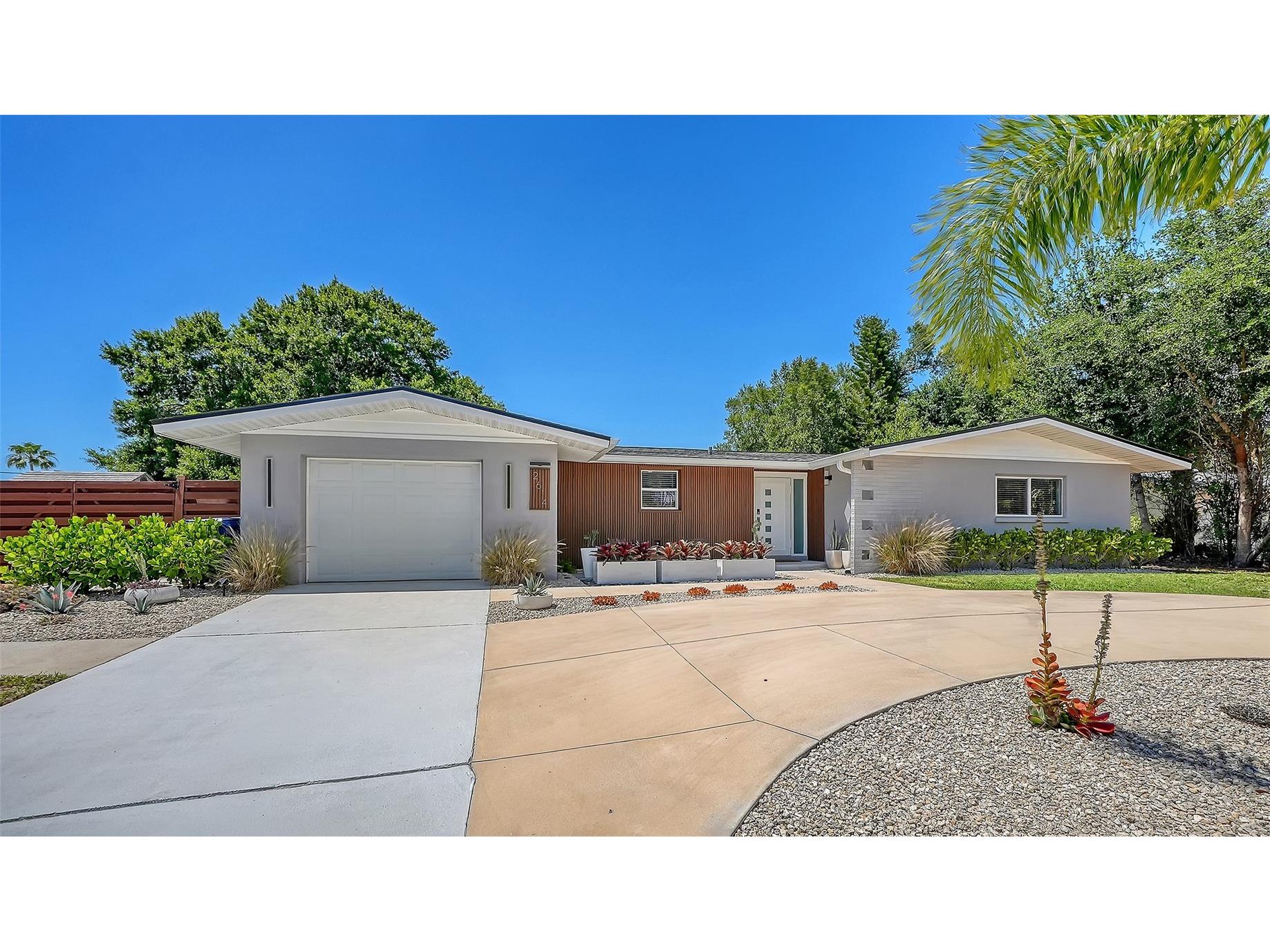 2614 Croton Avenue Sarasota FL 34239 A4691649 image2