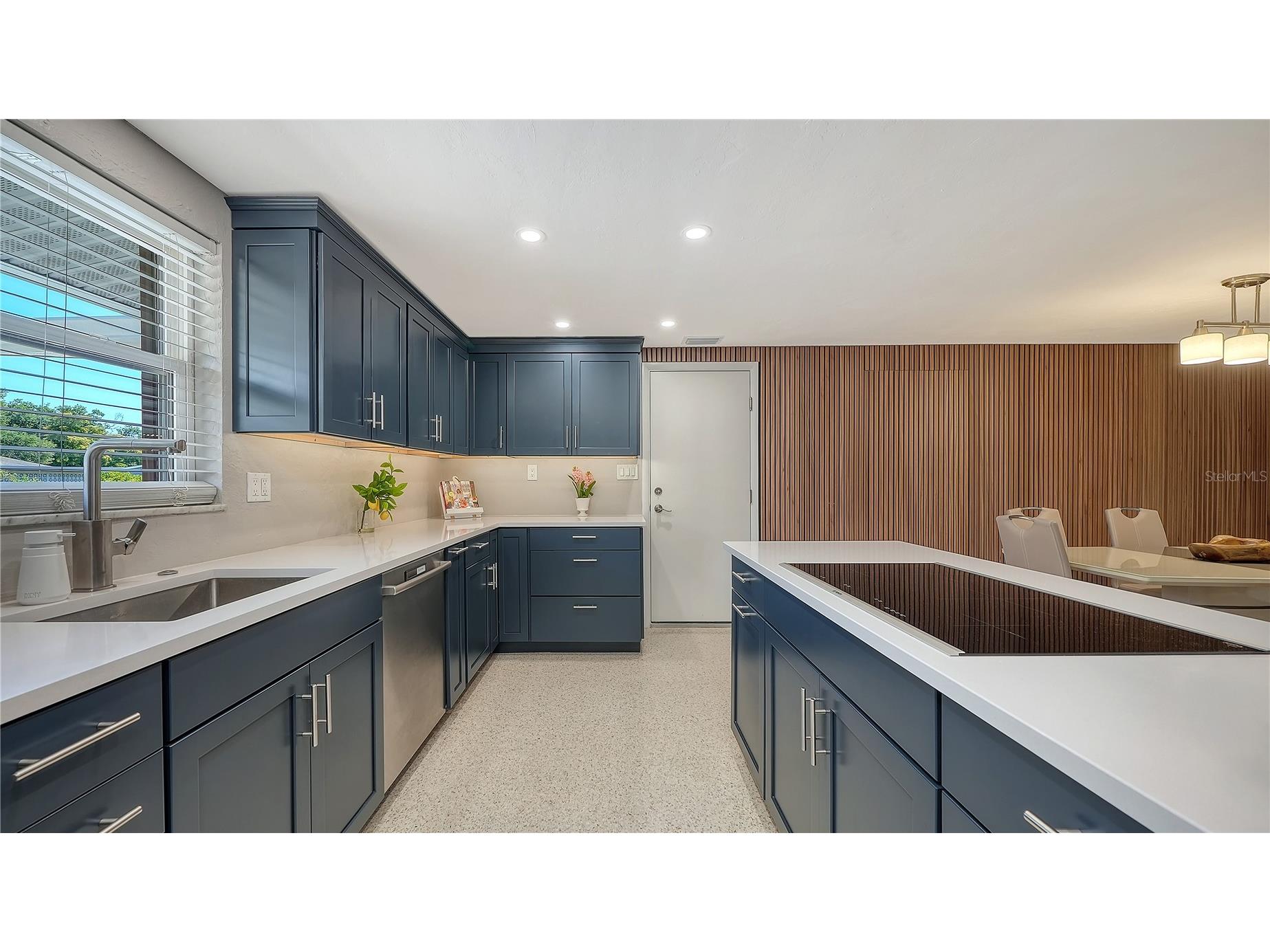 2614 Croton Avenue Sarasota FL 34239 A4691649 image22