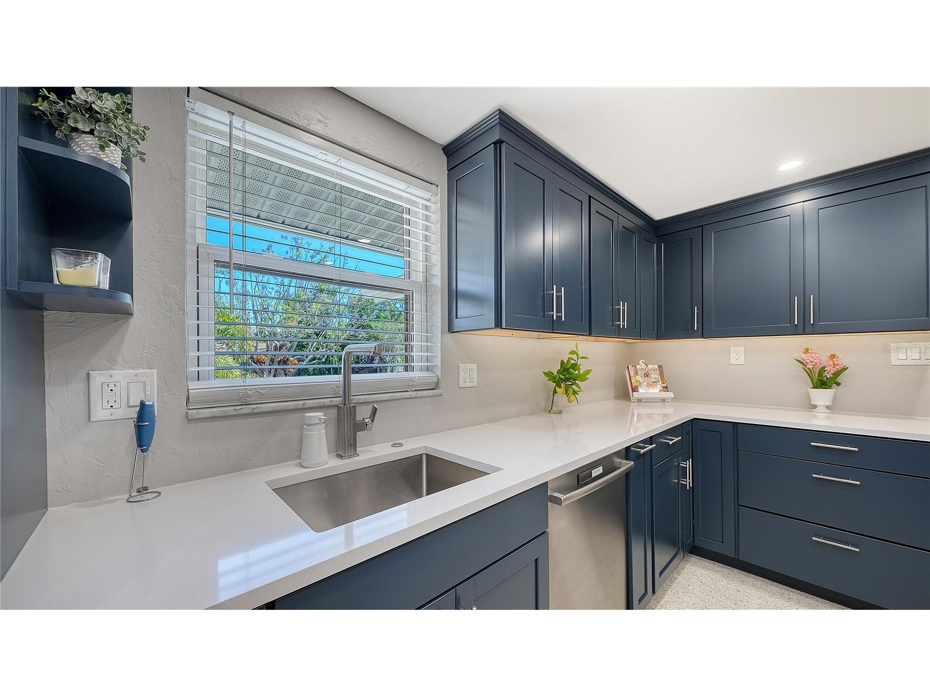 2614 Croton Avenue Sarasota FL 34239 A4691649 image23
