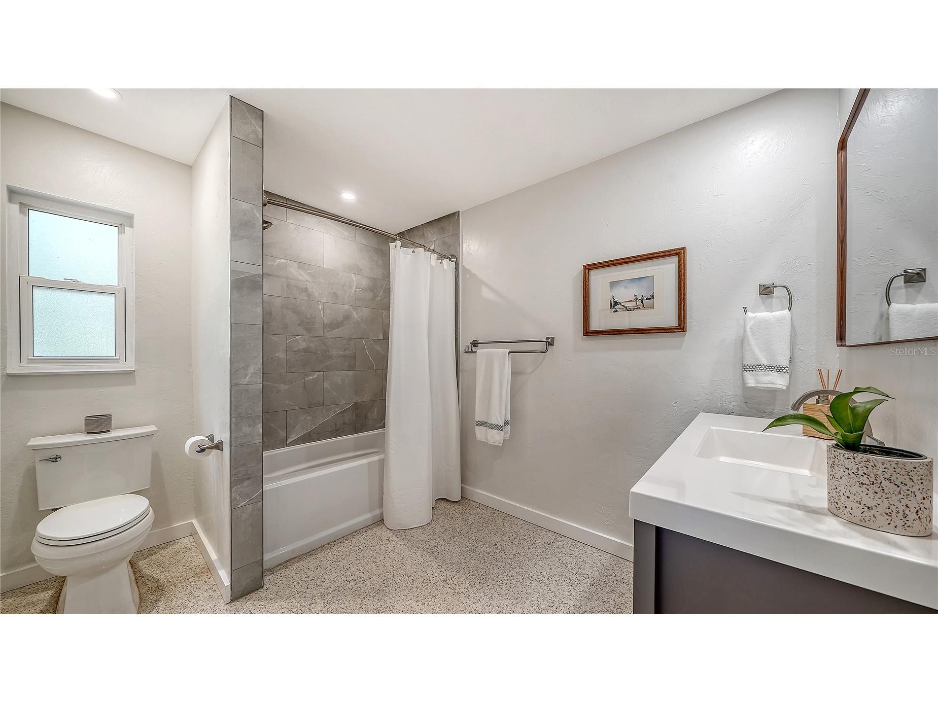 2614 Croton Avenue Sarasota FL 34239 A4691649 image43