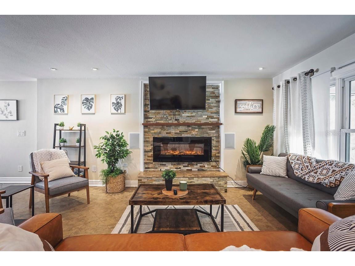 2614 Fairview Avenue Seffner FL 33584 W7880692 image10