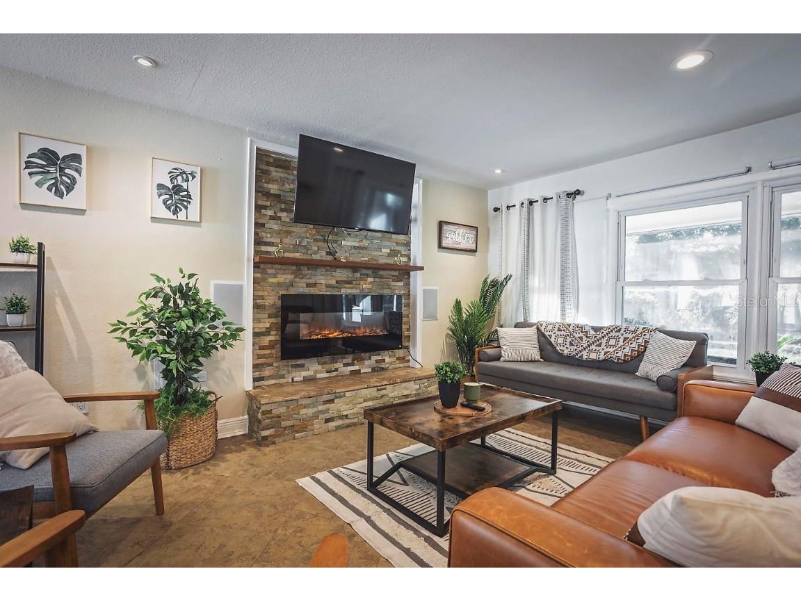 2614 Fairview Avenue Seffner FL 33584 W7880692 image15