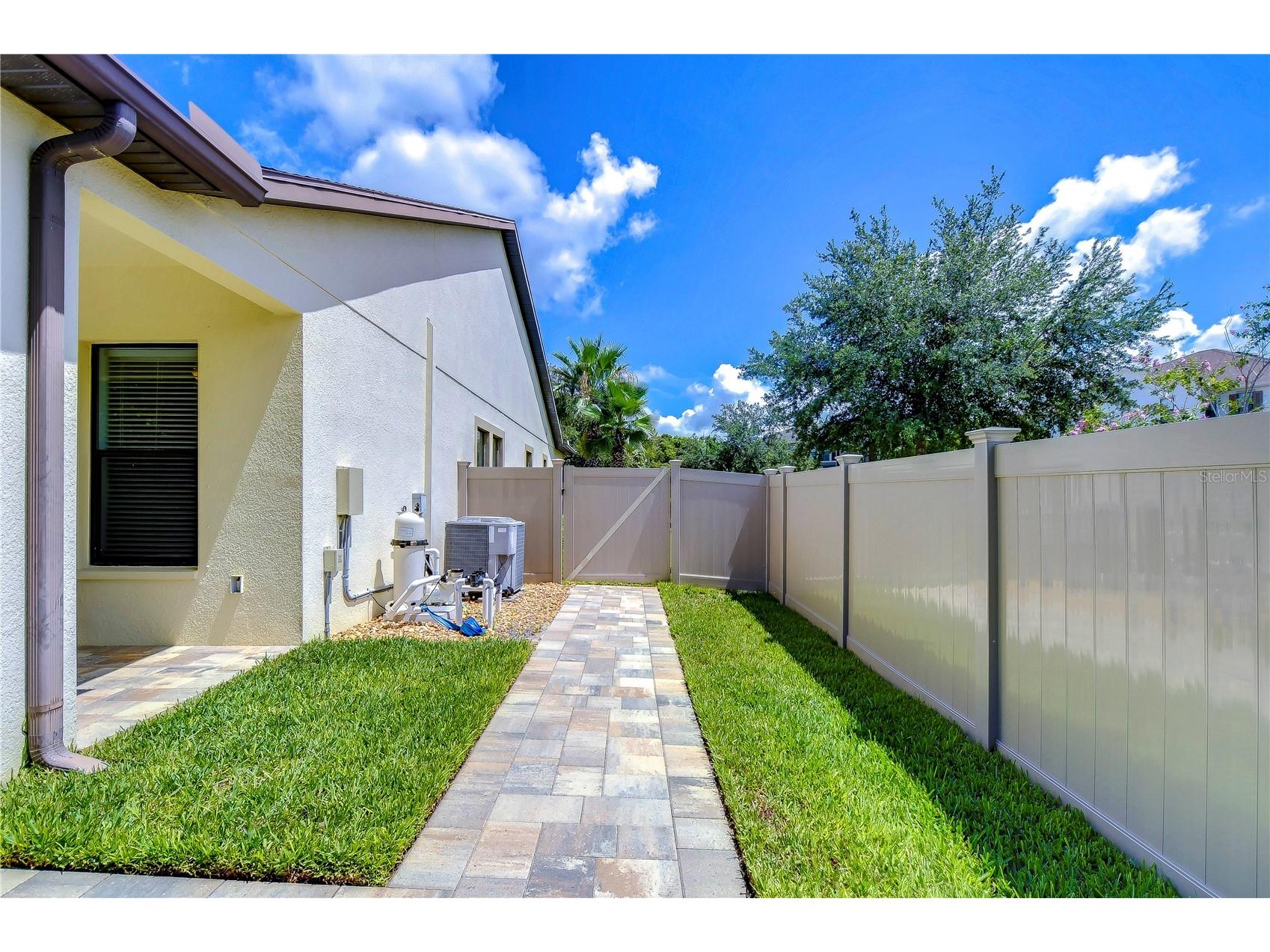 2614 Milford Berry Lane Tampa FL 33618 TB8501665 image28