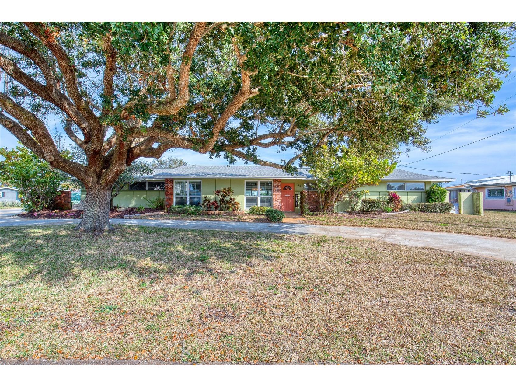 2614 N Peninsula Drive Daytona Beach FL 32118 V4947818 image1