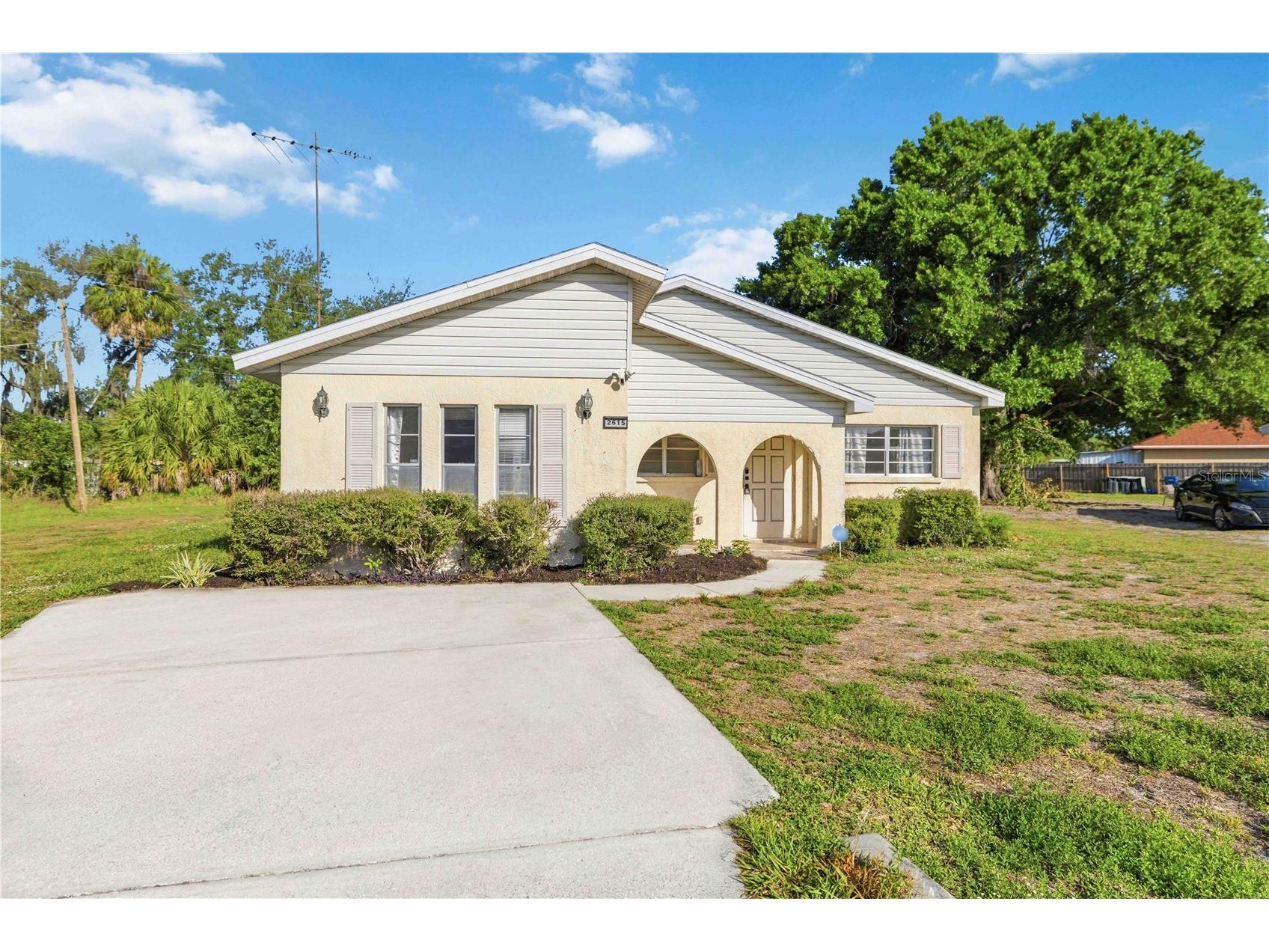 2615 9th Ave. Drive E. Palmetto FL 34221 A4689885 image1