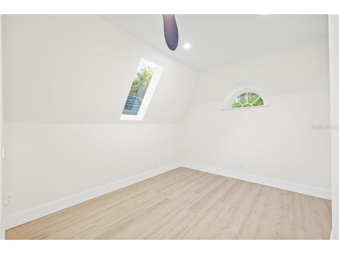 2615 Desoto Way S Saint Petersburg FL 33712 - Summit Lake TB8438978 image45