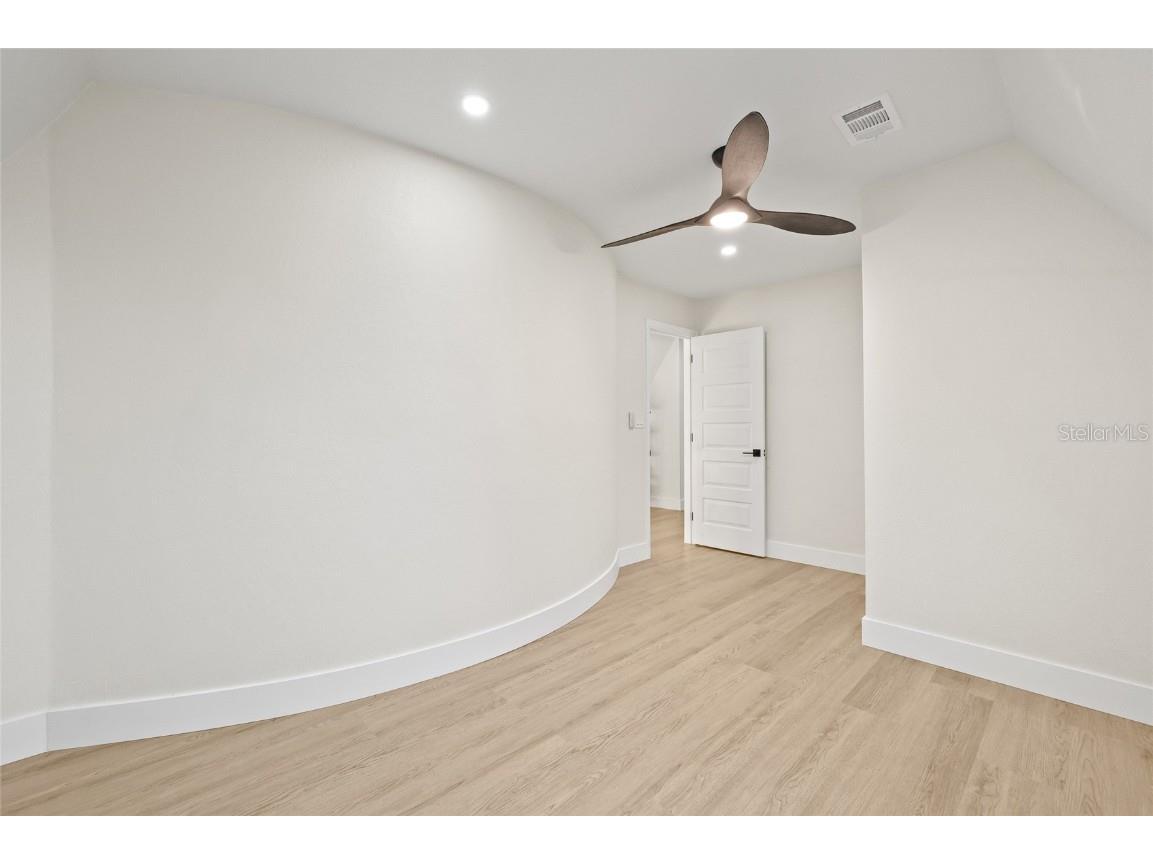 2615 Desoto Way S Saint Petersburg FL 33712 - Summit Lake TB8438978 image46