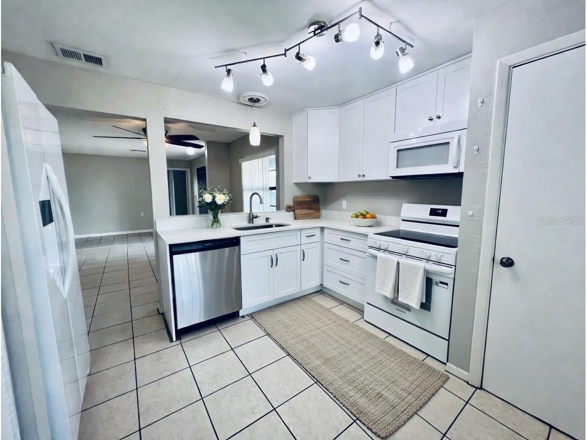2615 Graduate Court Orlando FL 32826 O6394006 image4