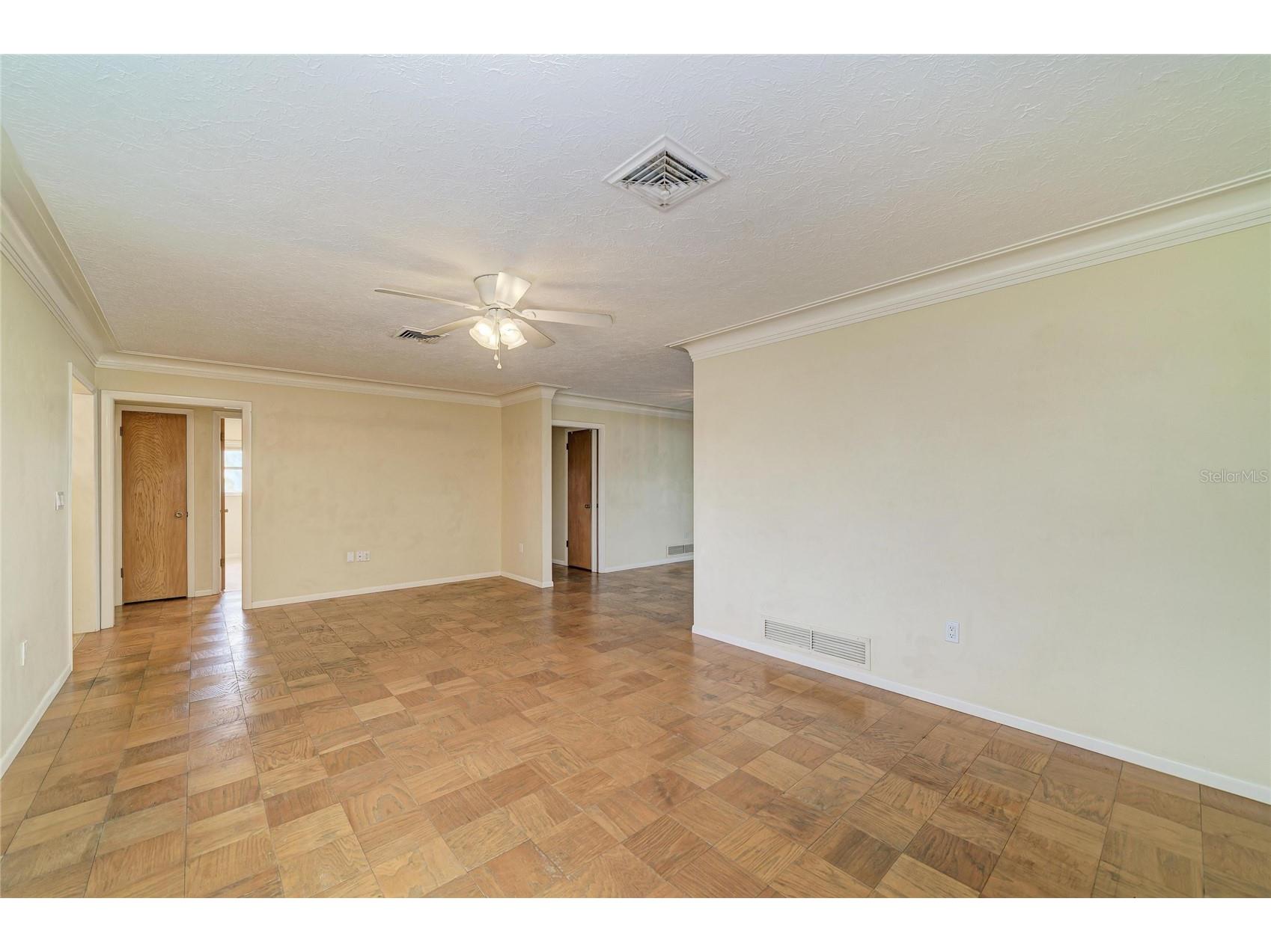 2615 Sheridan Drive Sarasota FL 34239 A4696437 image15