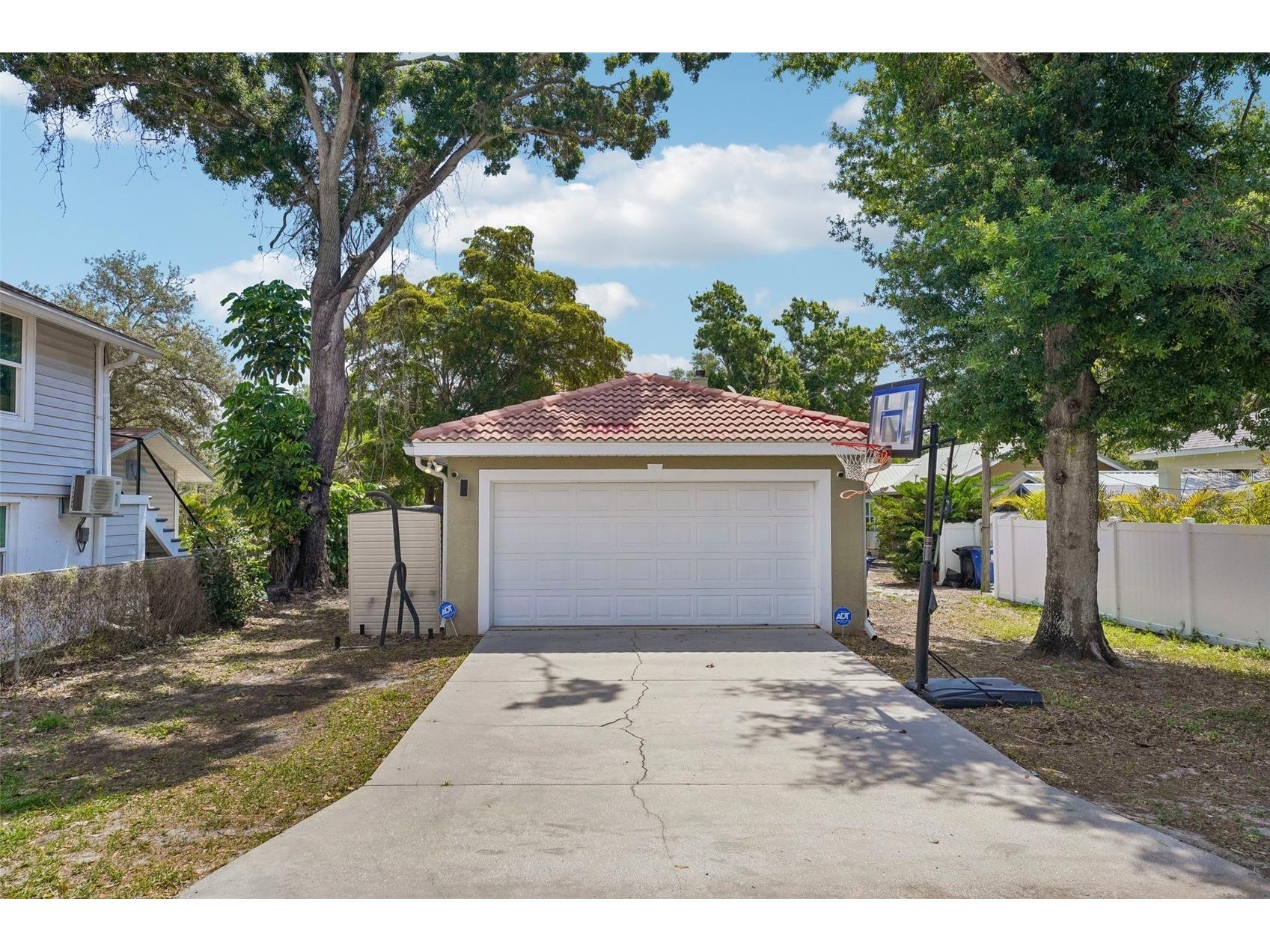 2616 11th Street N Saint Petersburg FL 33704 TB8508717 image54
