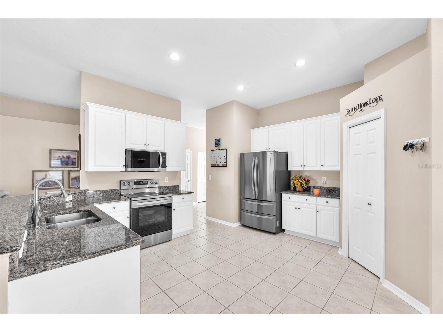 2616 Vinedale Avenue Valrico FL 33596 TB8442645 image3