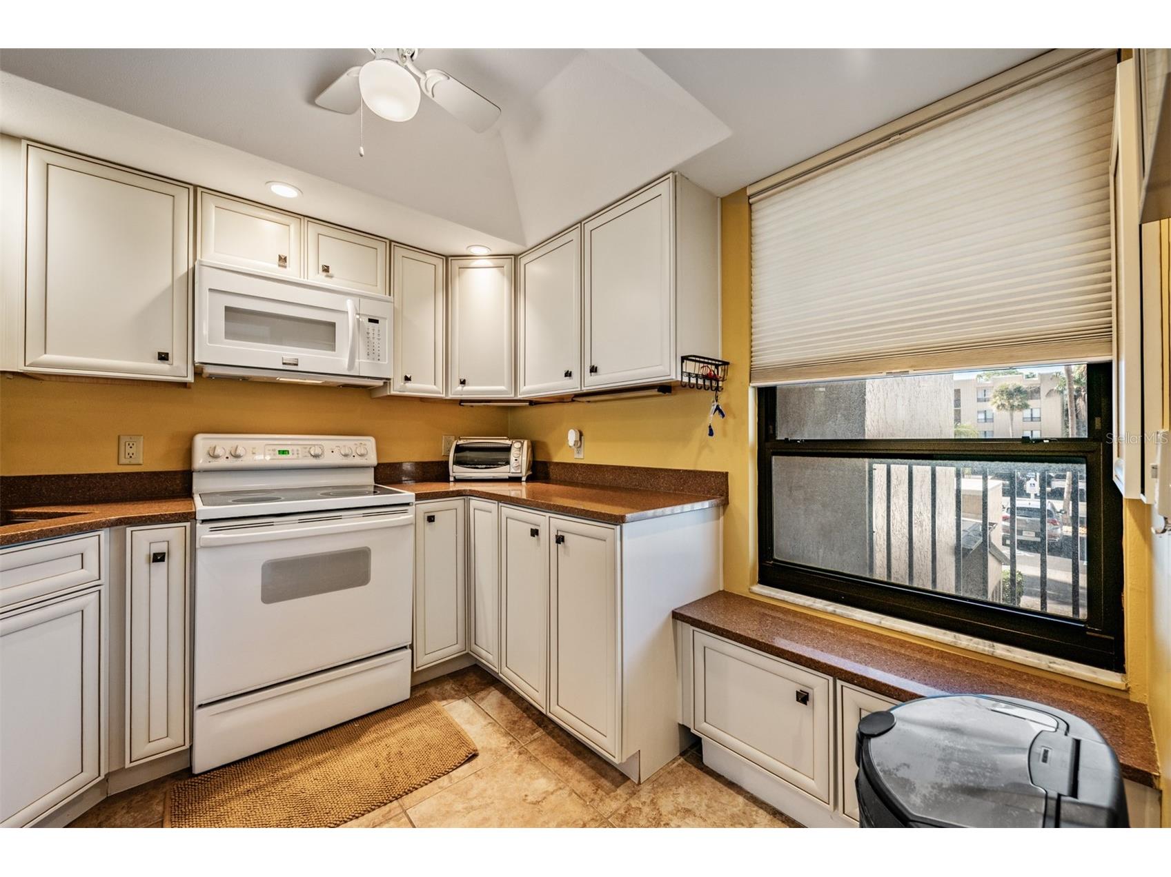 2618 Cove Cay Drive #204 Clearwater FL 33760 - TAMPA BAY TB8478265 image4
