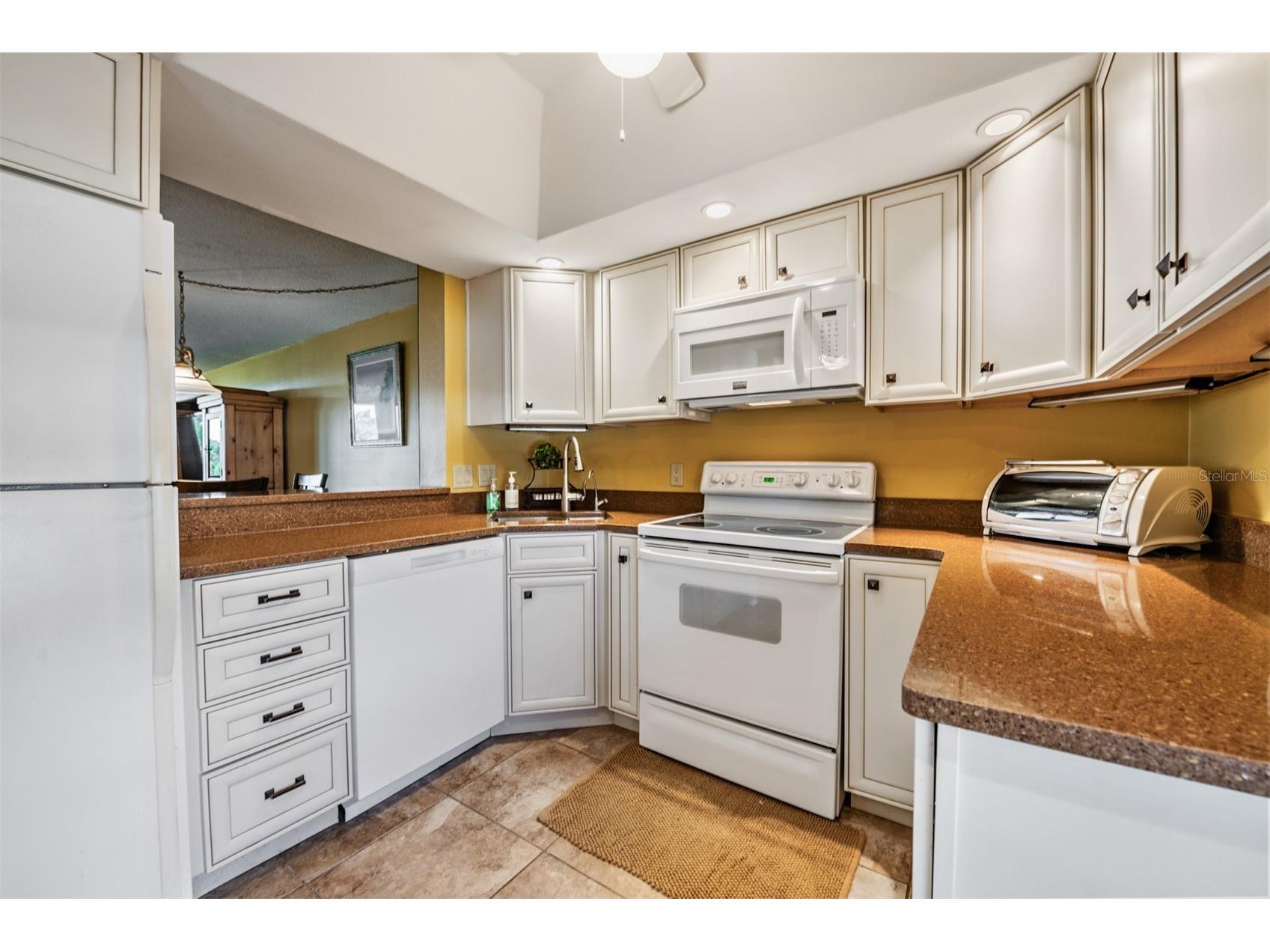 2618 Cove Cay Drive #204 Clearwater FL 33760 - TAMPA BAY TB8478265 image5
