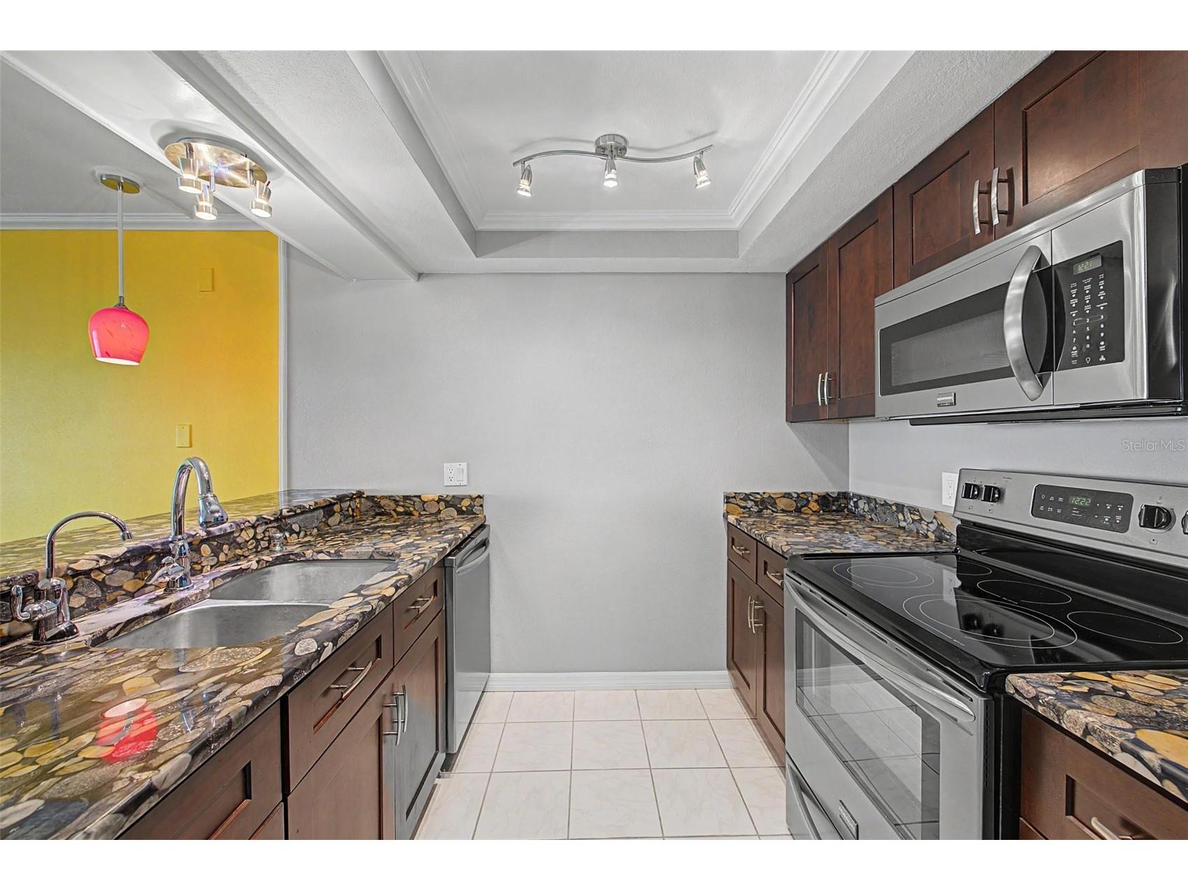 2618 Cove Cay Drive #505 Clearwater FL 33760 TB8528874 image6