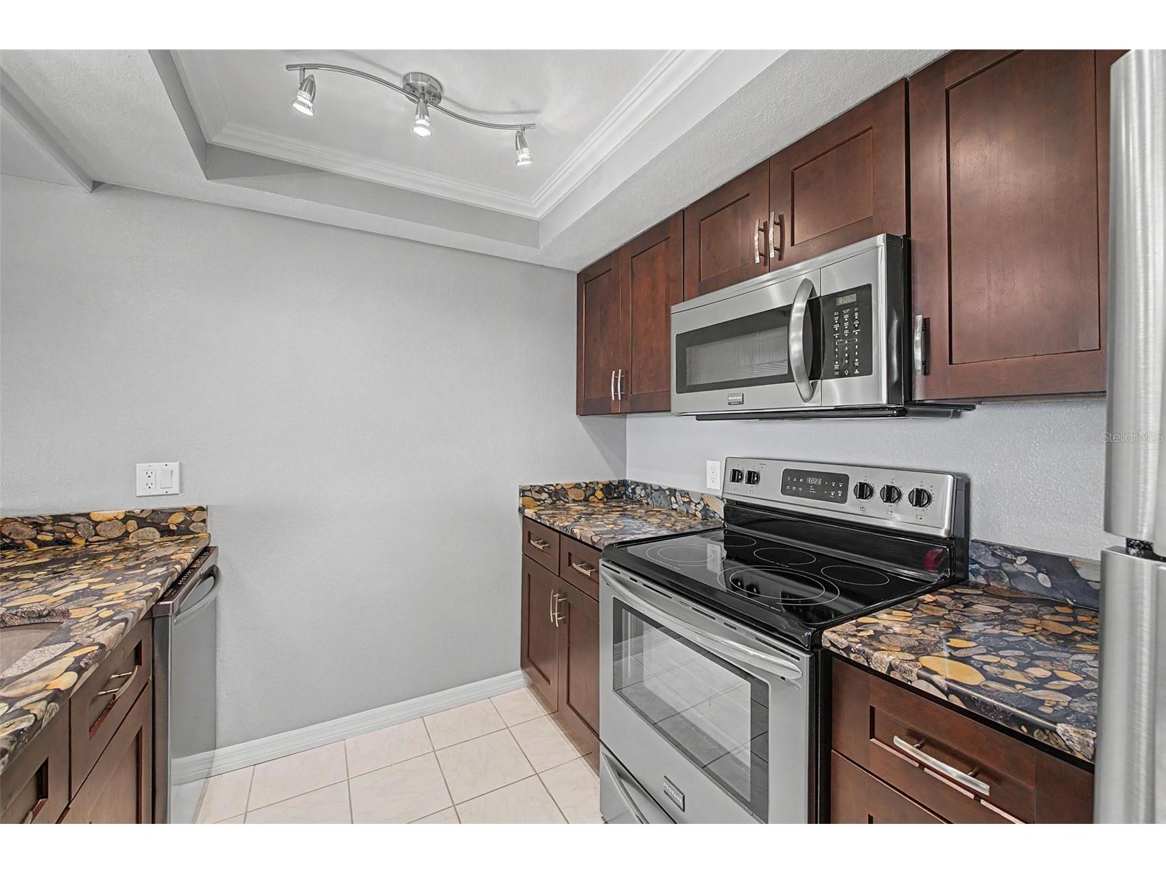 2618 Cove Cay Drive #505 Clearwater FL 33760 TB8528874 image7