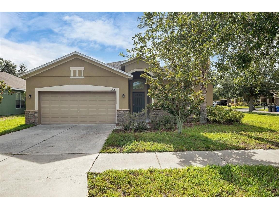 2618 Dakota Rock Drive Ruskin FL 33570 A4577520 image1