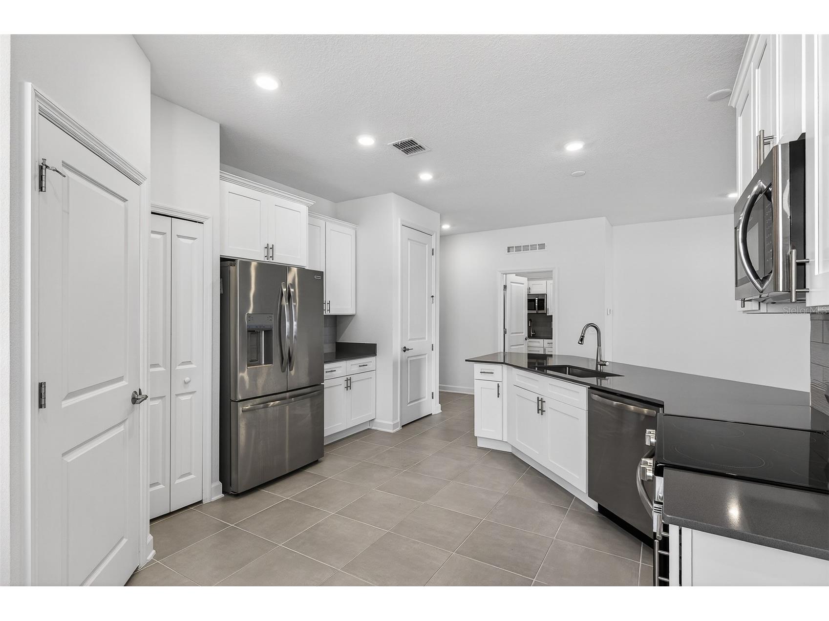 2619 Peace Of Mind Avenue Kissimmee FL 34744 O6370416 image14