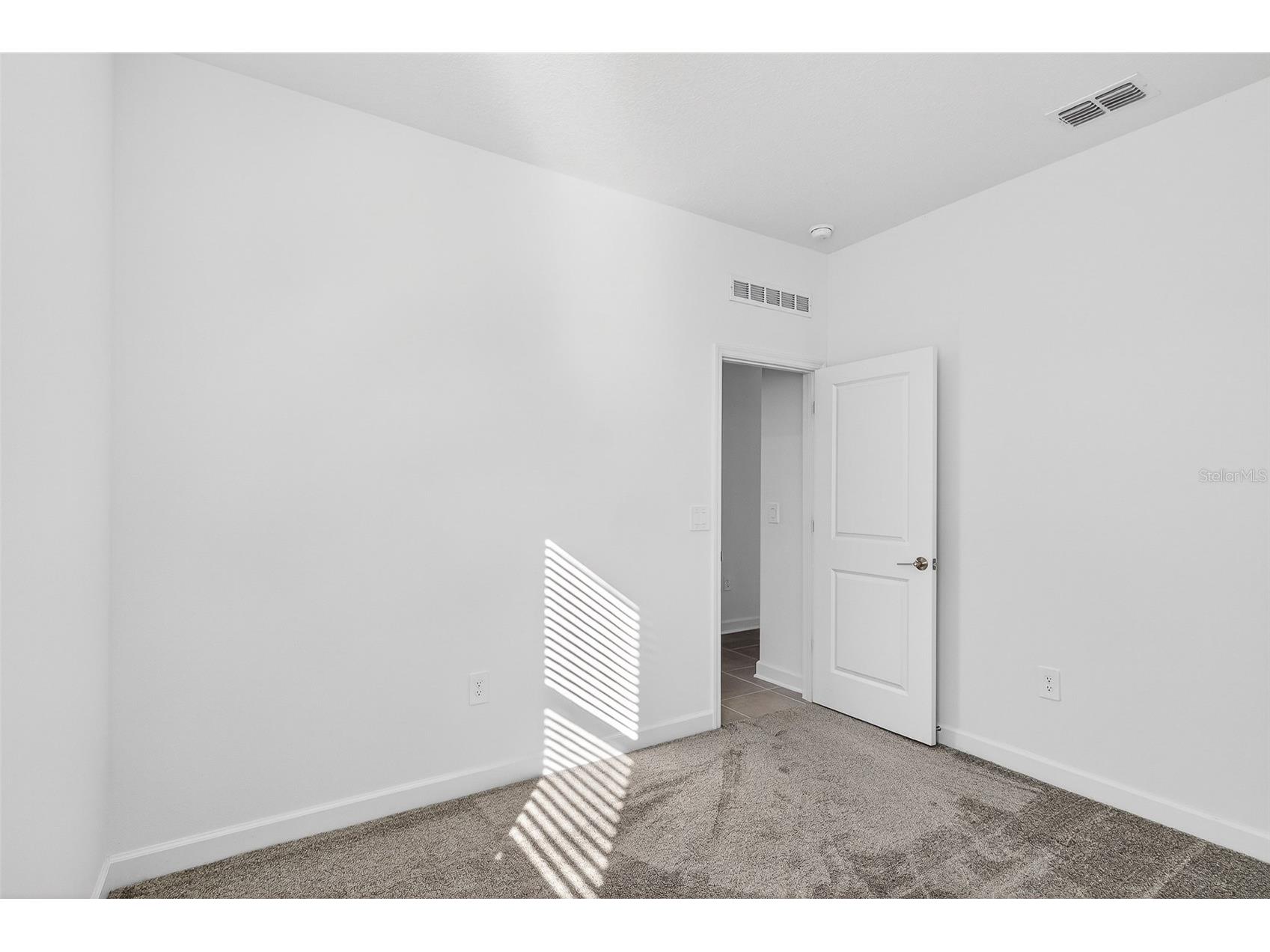 2619 Peace Of Mind Avenue Kissimmee FL 34744 O6370416 image33