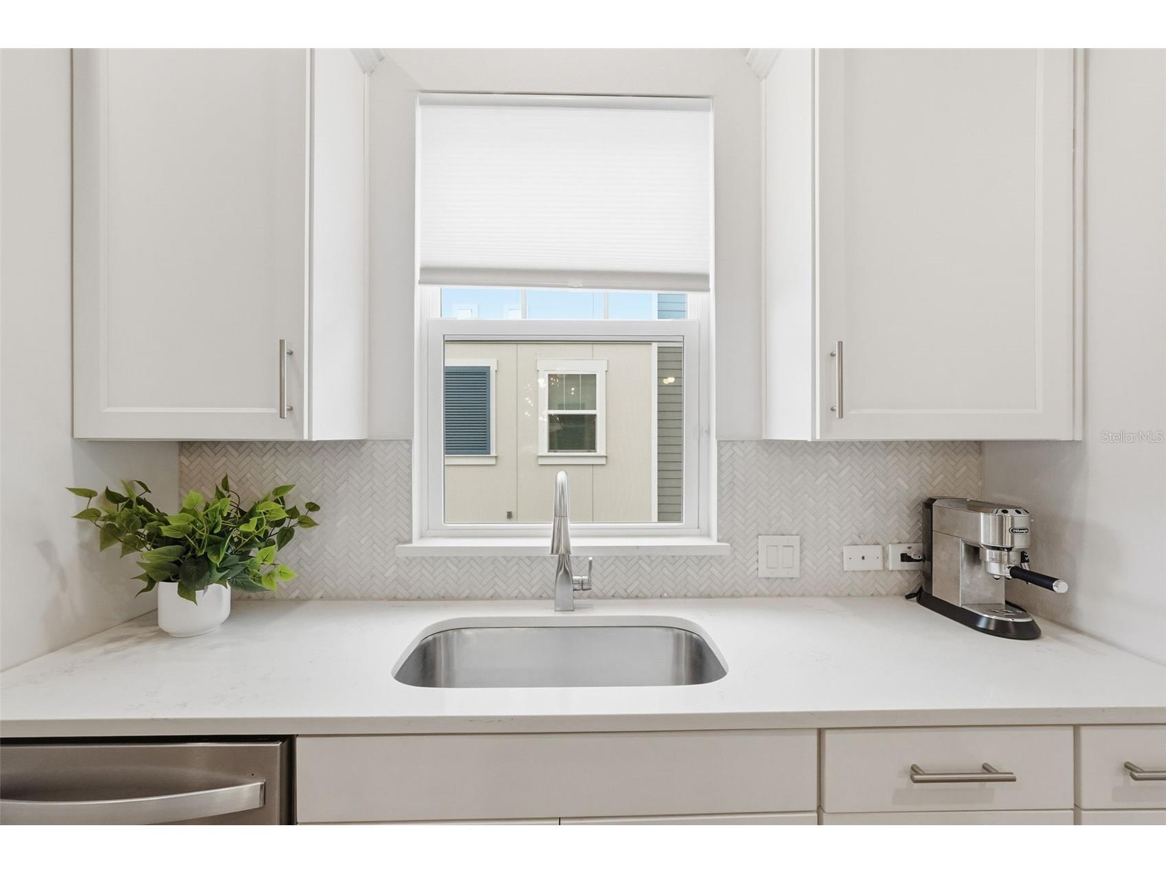 262 8th Street N Saint Petersburg FL 33701 TB8464050 image16